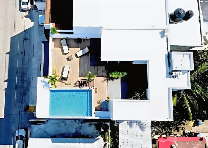 Modern For 2 With Rooftop Pool - *